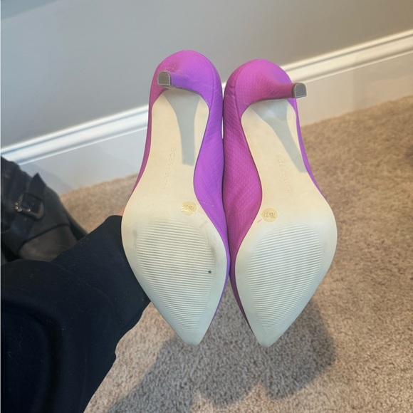 Pink BCBG heels - size 7 - Picture 3 of 4